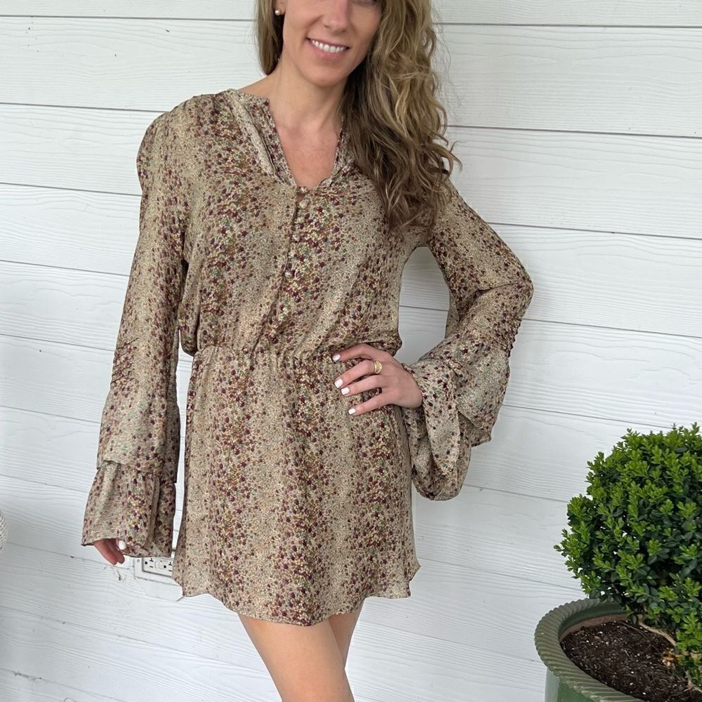 - Parker silk flared sleeve floral print dress. Sz M